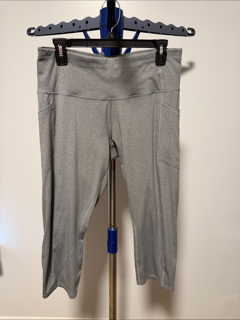 all in motion Gray Capri Leggings with Side Pockets